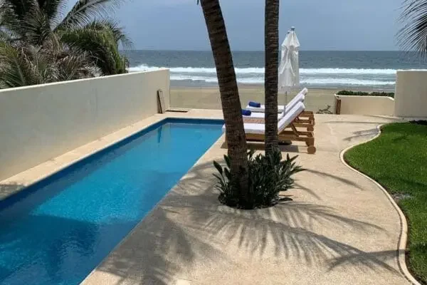 White Villa Playa Blanca Zihuatanejo