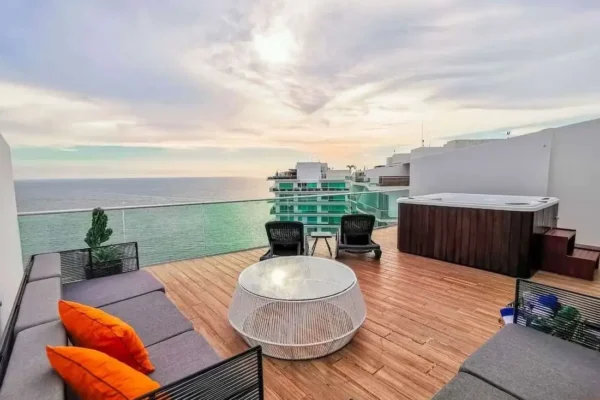 Icon Vallarta PH with Jacuzzi